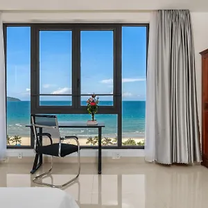 https://cocorico-beach.hotelsdanang.com