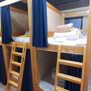 https://hostel-bee-hive-sugamo-male-only.hotels-tokyo.com