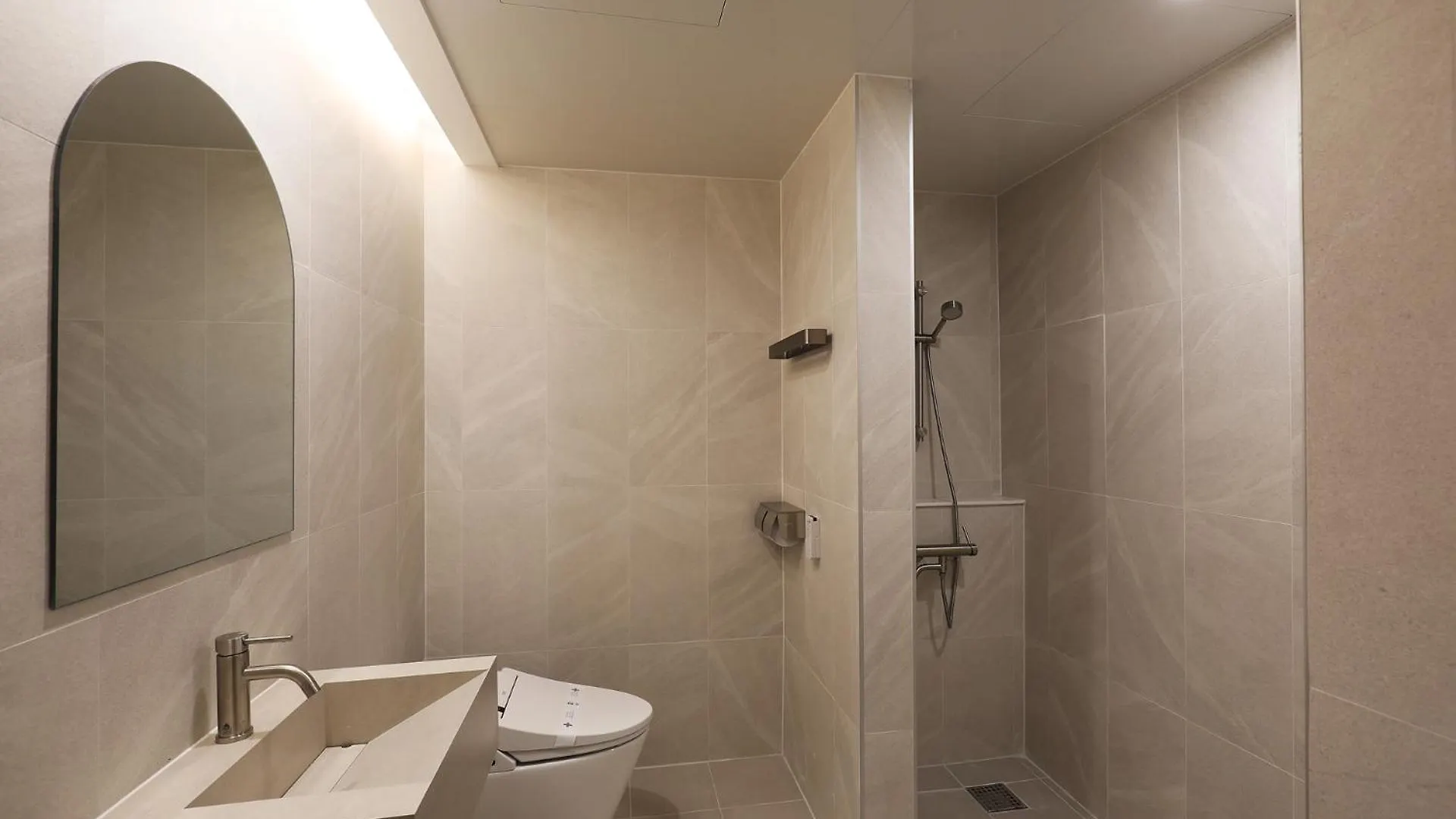 Browndot Incheon Airport New City 0*,